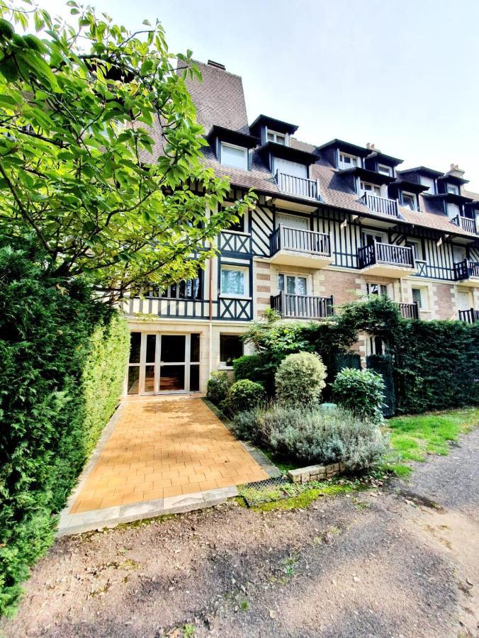 Le Bord De Plage Bénerville-sur-Mer Exteriér fotografie